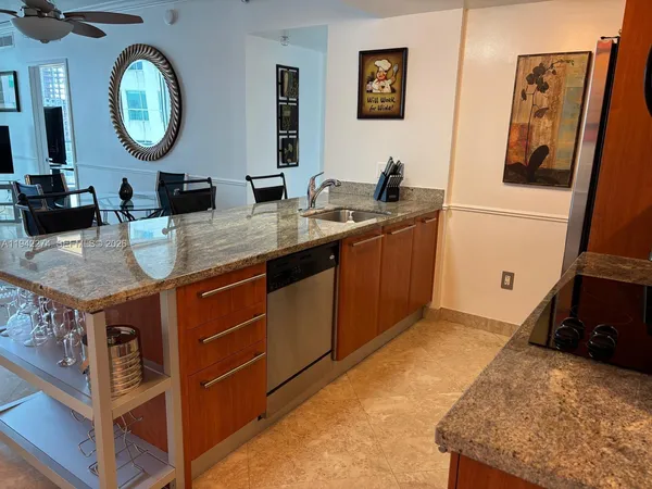 $3,650 | 185 Southwest 7th Street, Unit 1502, Miami, FL 33130