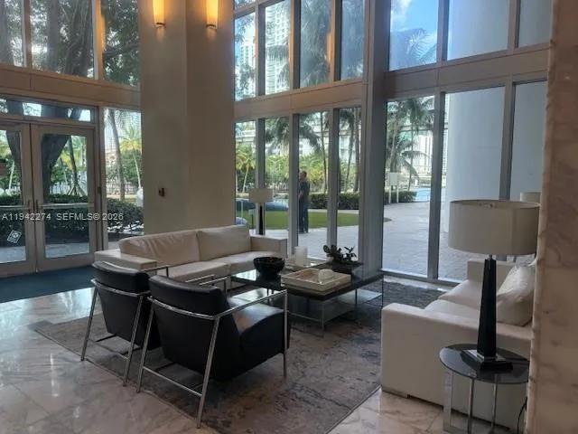 $3,650 | 185 Southwest 7th Street, Unit 1502, Miami, FL 33130