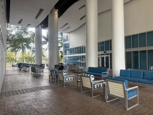 $3,650 | 185 Southwest 7th Street, Unit 1502, Miami, FL 33130