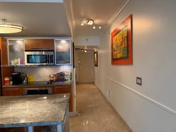 $3,650 | 185 Southwest 7th Street, Unit 1502, Miami, FL 33130