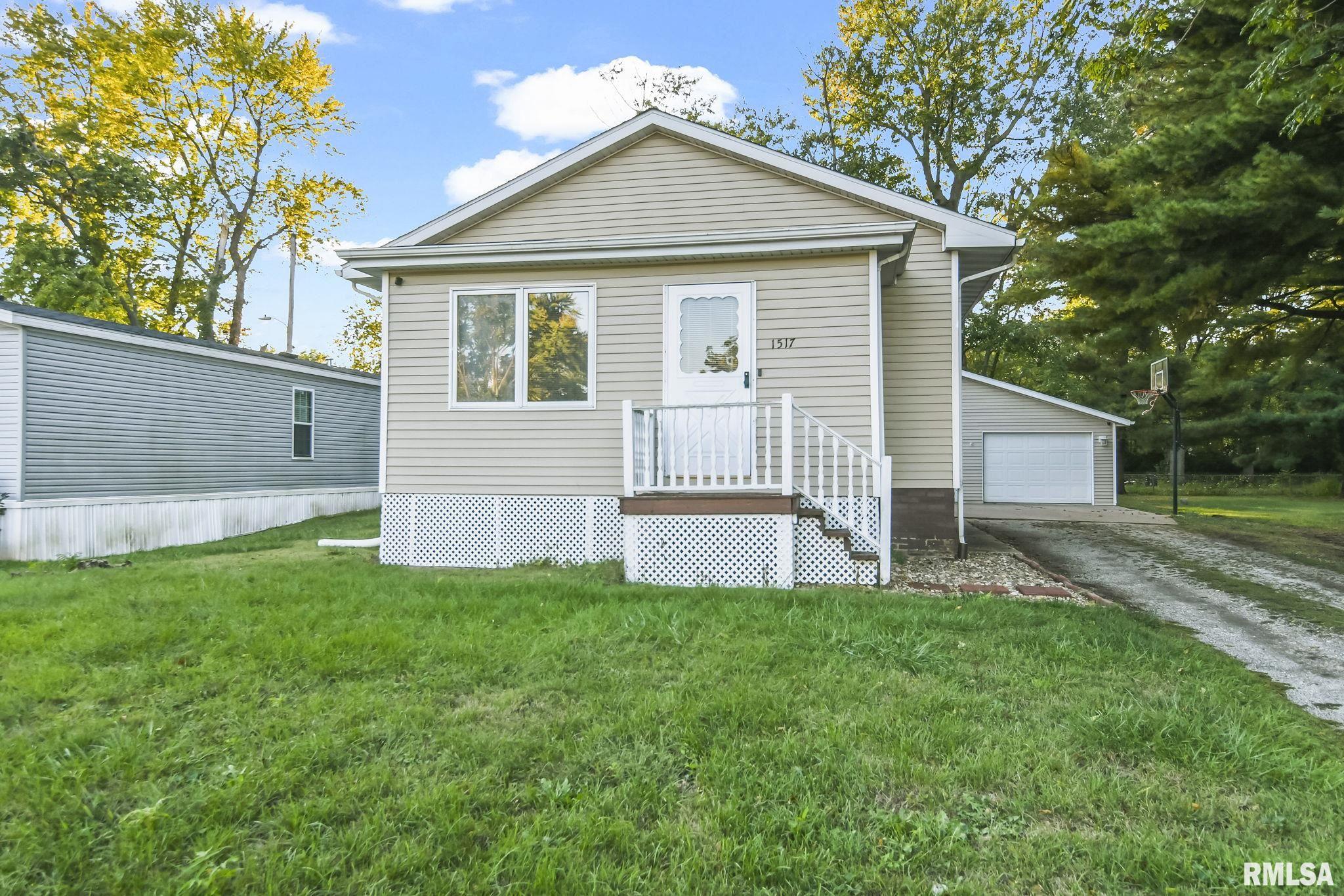 1517 North 28th Street Springfield, IL 62702 - Photo 1 of 25