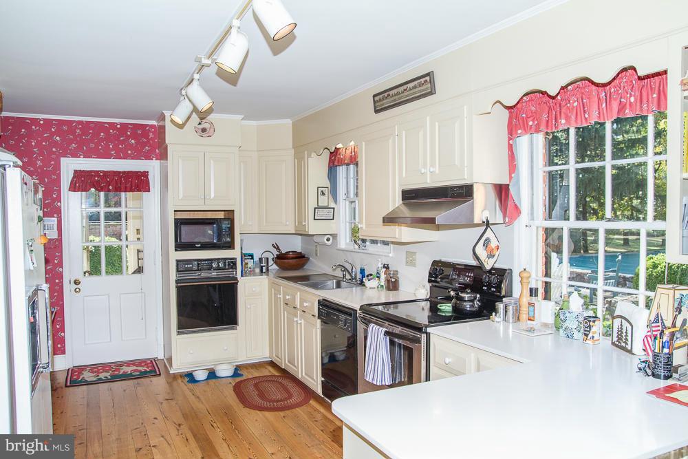 502 Kennel Road Boyce, VA 22620 - Photo 14 of 28 Kitchen