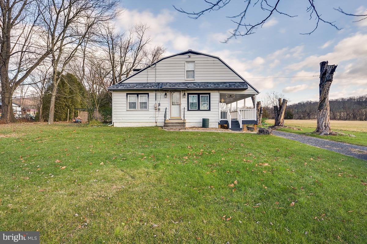 274 Wiest School Road Reading, PA 19606 - Photo 2 of 32