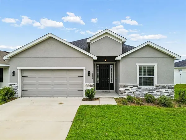 $2,600 | 35271 Crescent Creek Drive, Zephyrhills, FL 33541