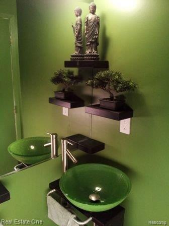 1366 North Fairview Lane Rochester, MI 48306 - Photo 11 of 23 Zen Theme in Half Bath
