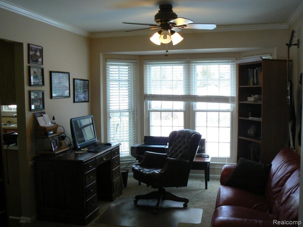 679 Whitney Drive Rochester, MI 48307 - Photo 3 of 10 Formal Dining Room