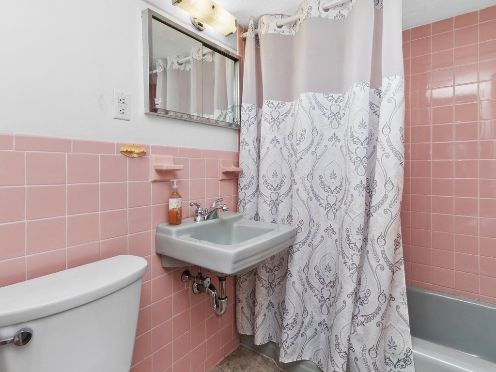40 Whitman Road, Unit B2 Waltham, MA 02453 - Photo 23 of 37 Gallery Image 23