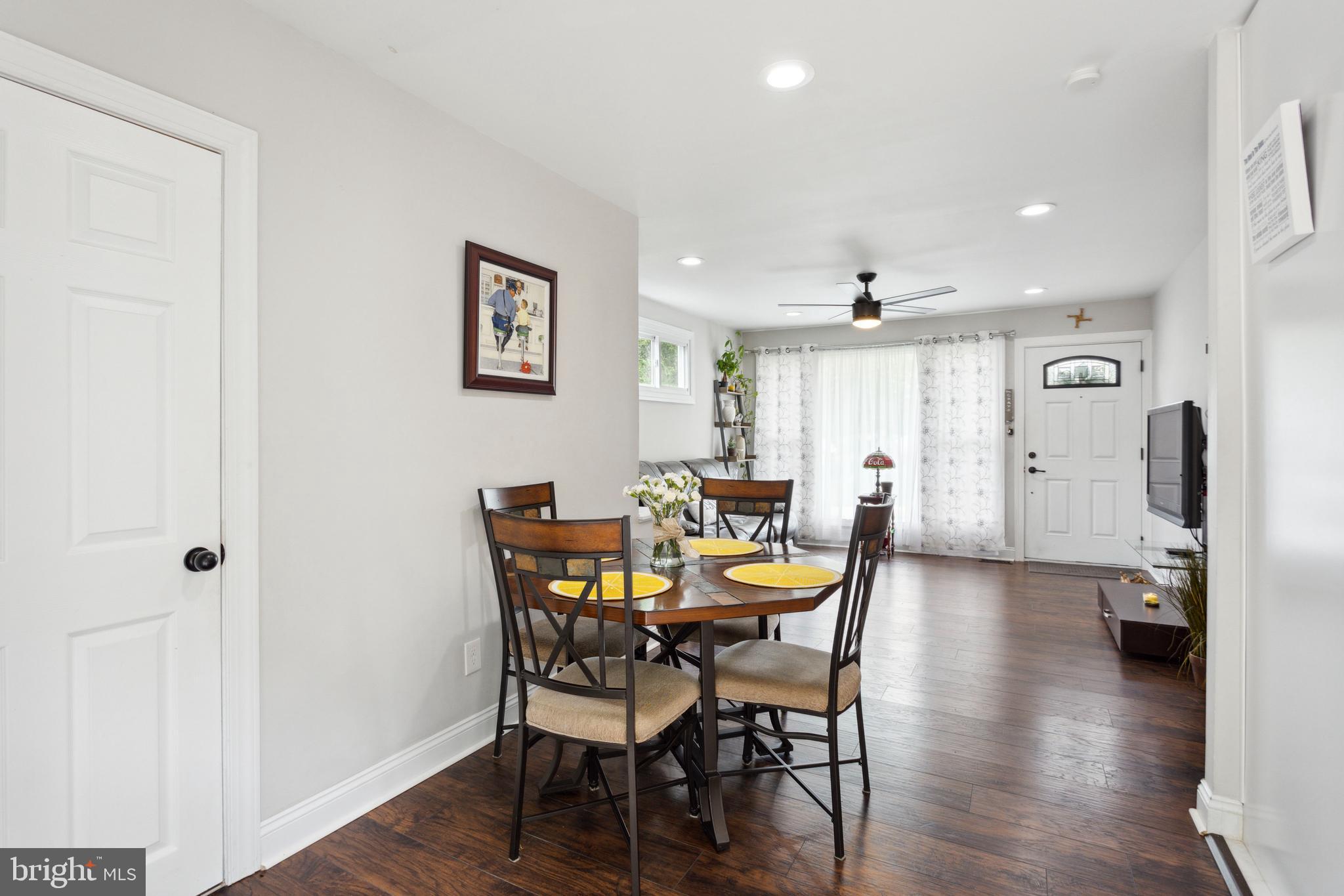 216 Tuscany Road Aston, PA 19014 - Photo 7 of 25 Dining