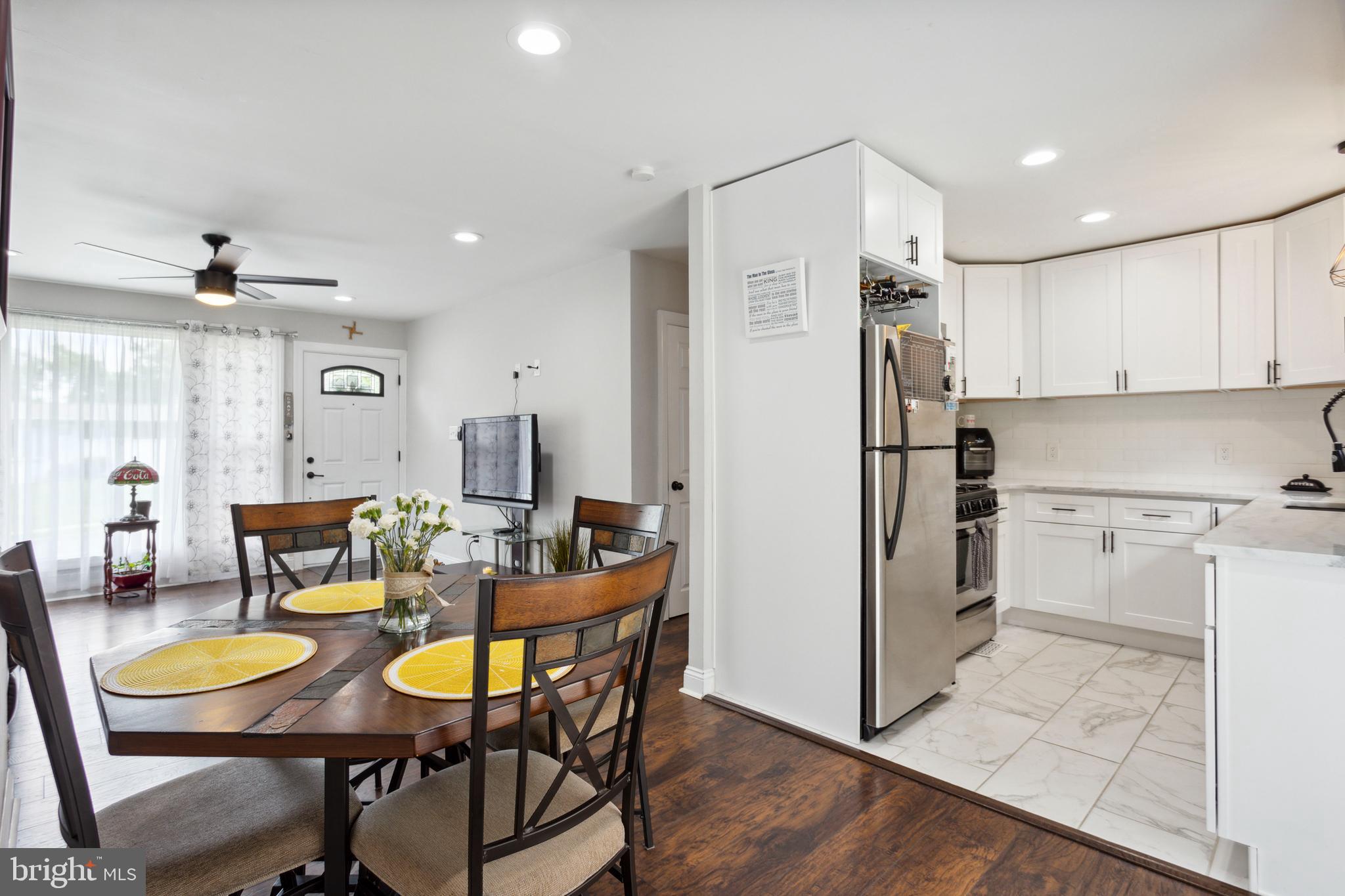 216 Tuscany Road Aston, PA 19014 - Photo 10 of 25 Kitchen/Dining