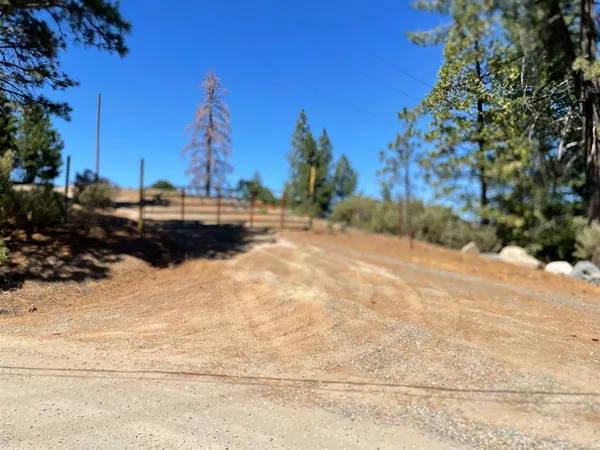 $300,000 | 120 Hwy Groveland Ca, Groveland, CA 95321