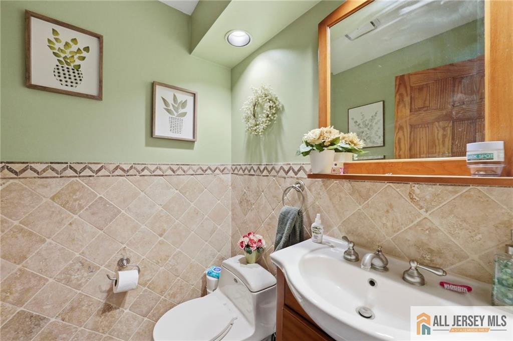 121 West Hill Road Colonia, NJ 07067 - Photo 24 of 41