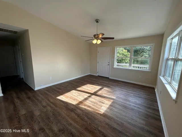 $1,950 | 203 West Landing Drive, Emerald Isle, NC 28594