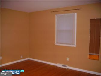 911 Abington Road Cherry Hill, NJ 08034 - Photo 8 of 12 Bedroom - Main