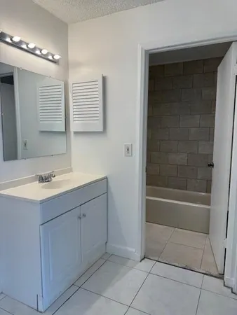 $2,000 | 203 Lakeview Drive East, Royal Palm Beach, FL 33411