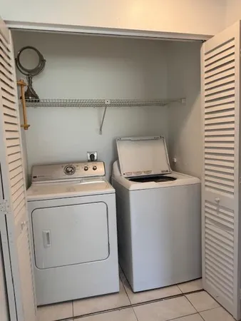 $2,000 | 203 Lakeview Drive East, Royal Palm Beach, FL 33411