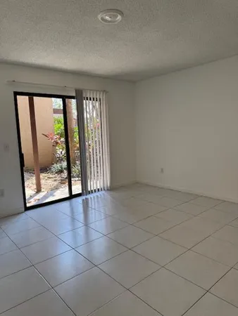 $2,000 | 203 Lakeview Drive East, Royal Palm Beach, FL 33411