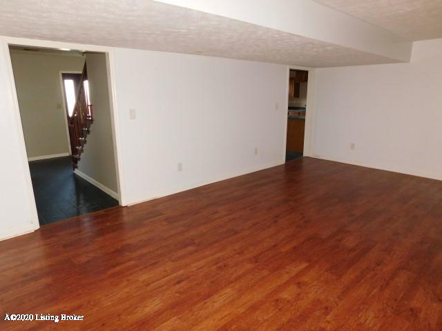 377 Sea Cadet Road Lancaster, KY 40444 - Photo 4 of 18 Living Room (2)