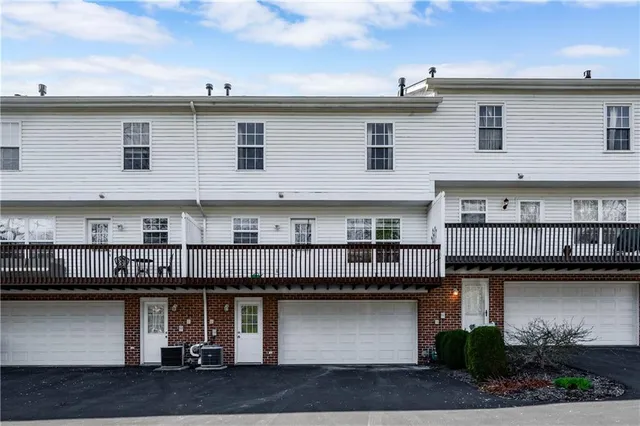 $335,000 | 304 Northglen Court, Gibsonia, PA 15044