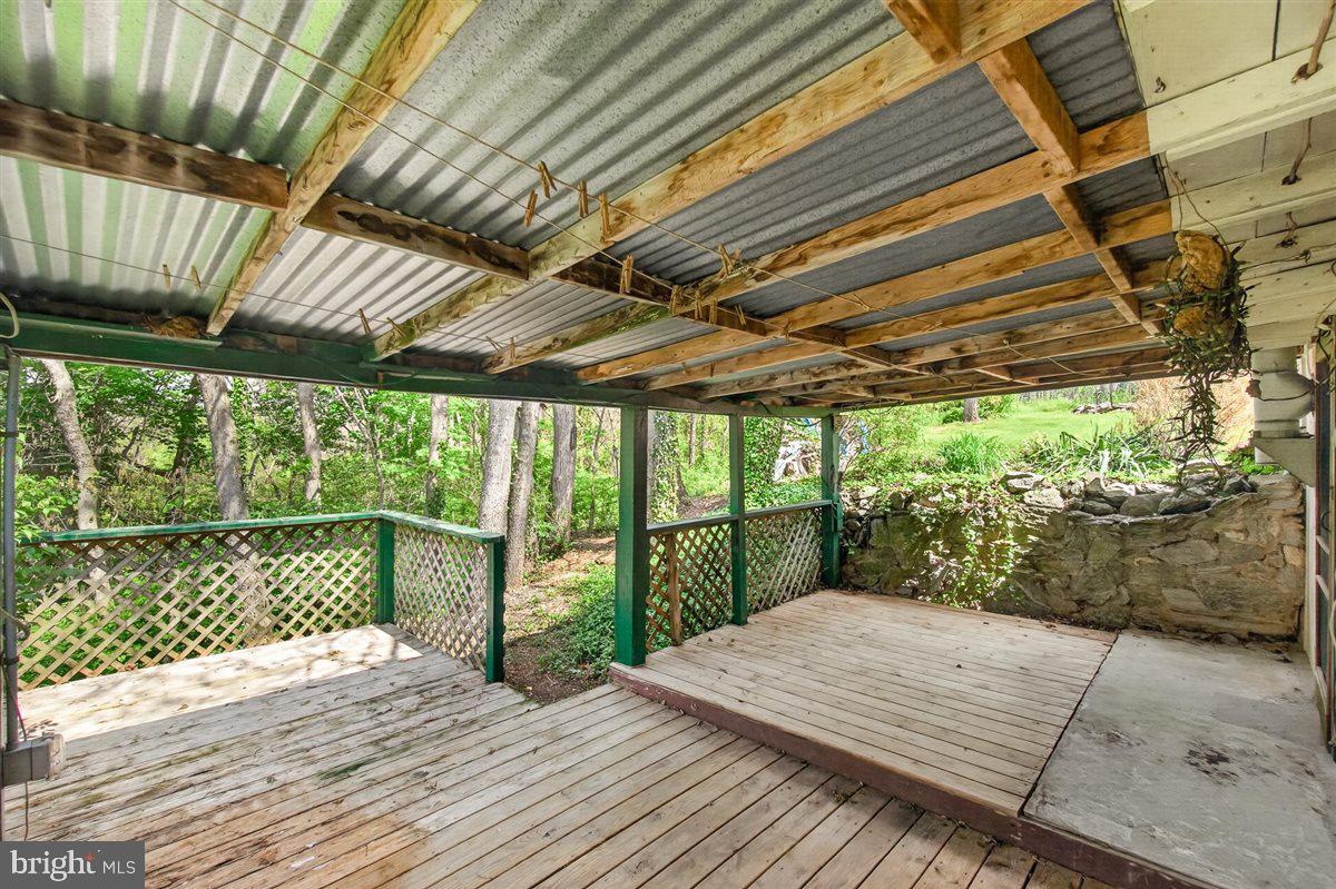 17848 Lappans Road Fairplay, MD 21733 - Photo 29 of 46 Side porch and deck