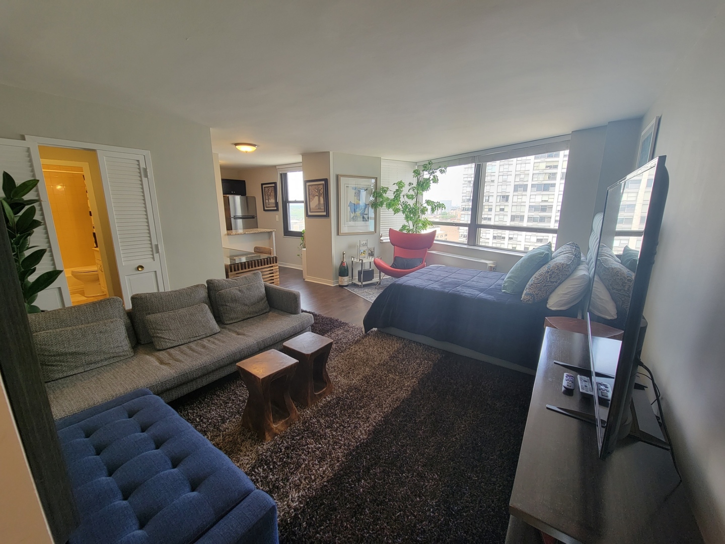 5701 North Sheridan Road, Unit 17D Chicago, IL 60660 - Photo 2 of 20