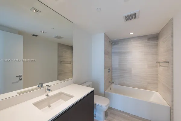 $1,590,000 | 1451 Brickell Avenue, Unit 2103, Miami, FL 33131