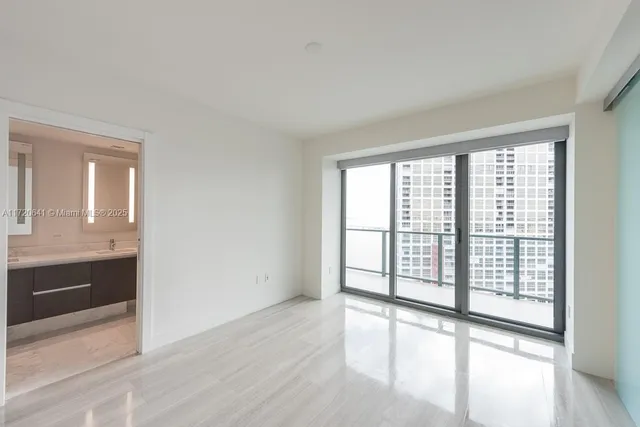$1,590,000 | 1451 Brickell Avenue, Unit 2103, Miami, FL 33131