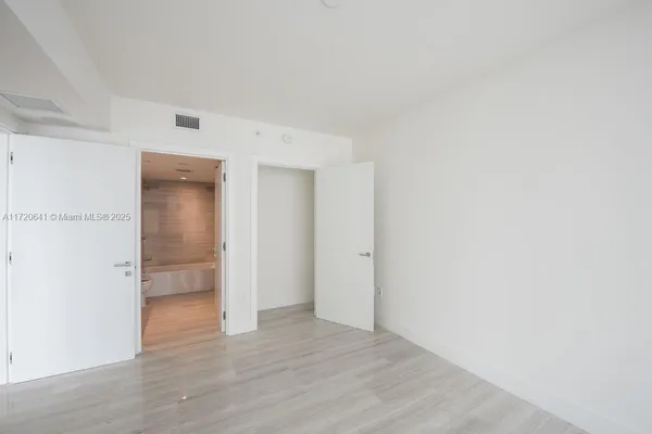 $1,590,000 | 1451 Brickell Avenue, Unit 2103, Miami, FL 33131