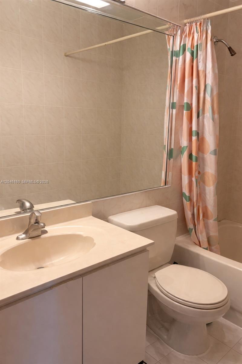 10321 Southwest 17th Street Miami, FL 33165 - Photo 7 of 16 bathroom Master