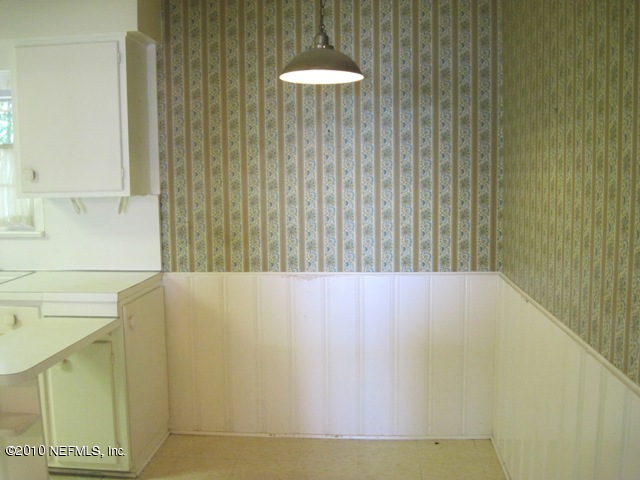223 River Road Orange Park, FL 32073 - Photo 11 of 26 KITCHEN