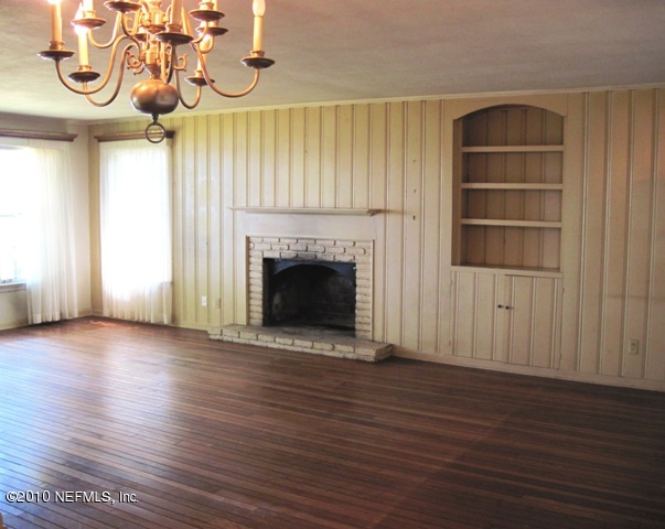 223 River Road Orange Park, FL 32073 - Photo 4 of 26 FAMILY ROOM
