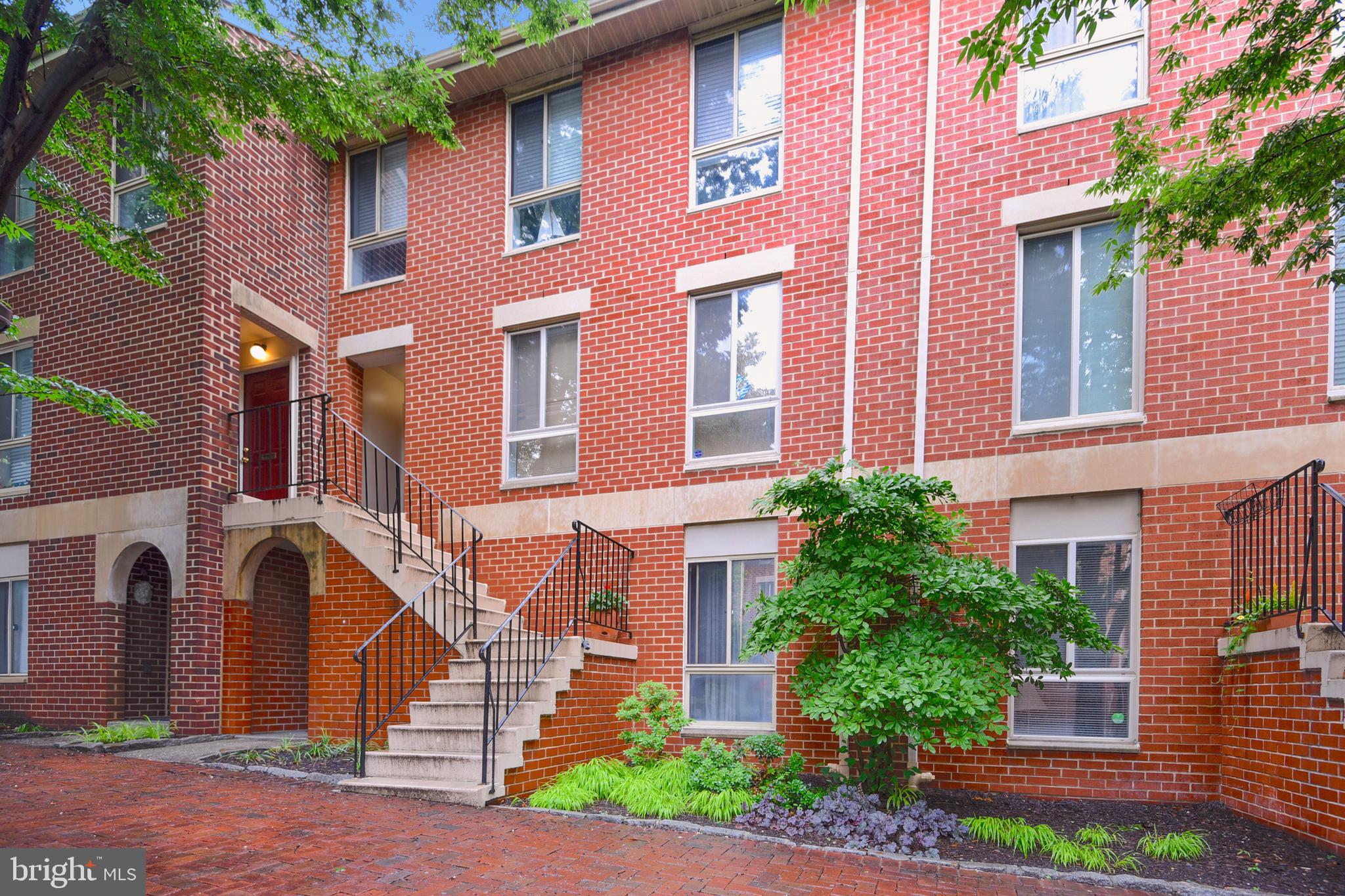 6 West Lee Street, Unit R66 Baltimore, MD 21201 - Photo 2 of 35