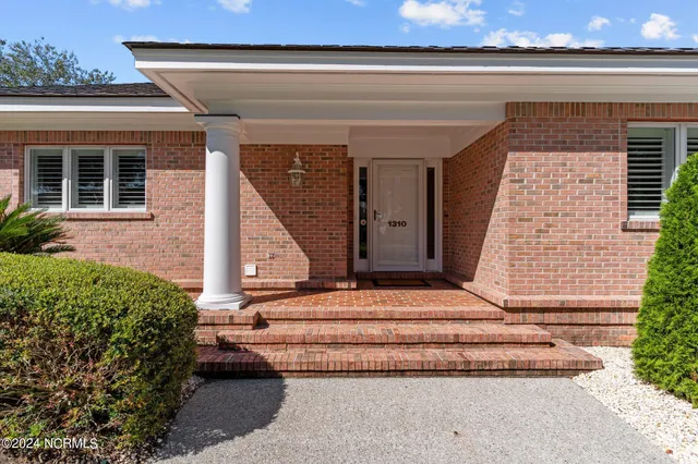 $839,000 | 1310 Regatta Drive, Wilmington, NC 28405