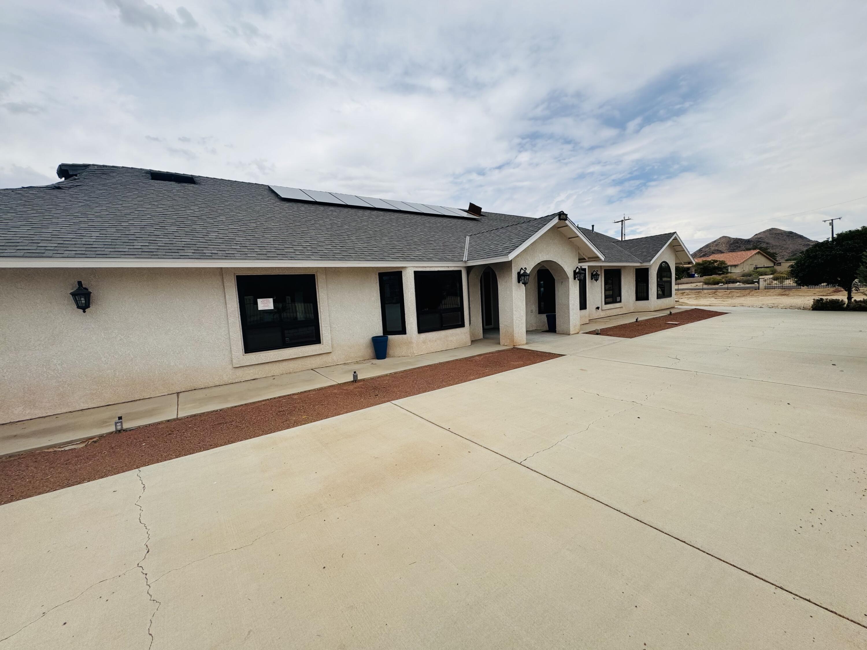 15020 Choco Road Apple Valley, CA 92307 - Photo 4 of 85 Front of the Property