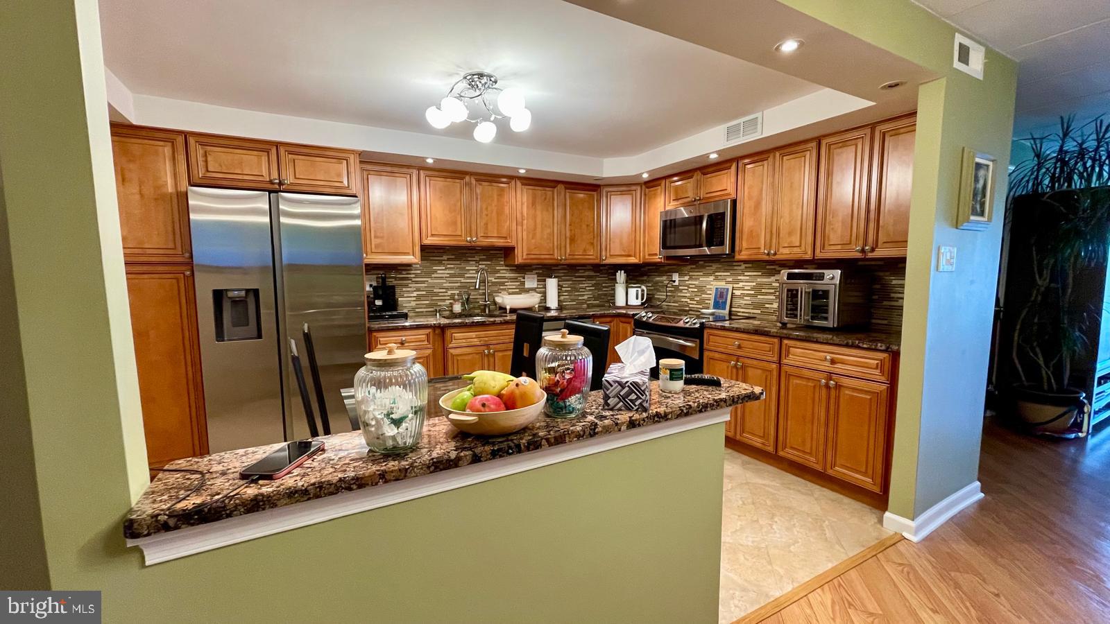 2131 Welsh Road, Unit 212 Philadelphia, PA 19115 - Photo 9 of 41 KITCHEN