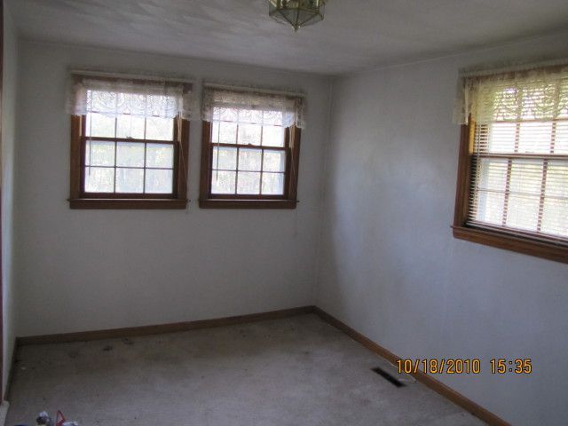7630 Webb Road Boones Mill, VA 24065 - Photo 4 of 10 Dining Room View 2