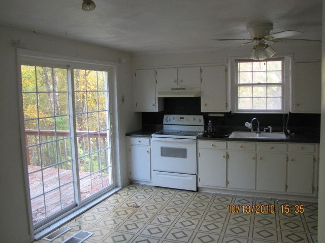 7630 Webb Road Boones Mill, VA 24065 - Photo 5 of 10 Kitchen