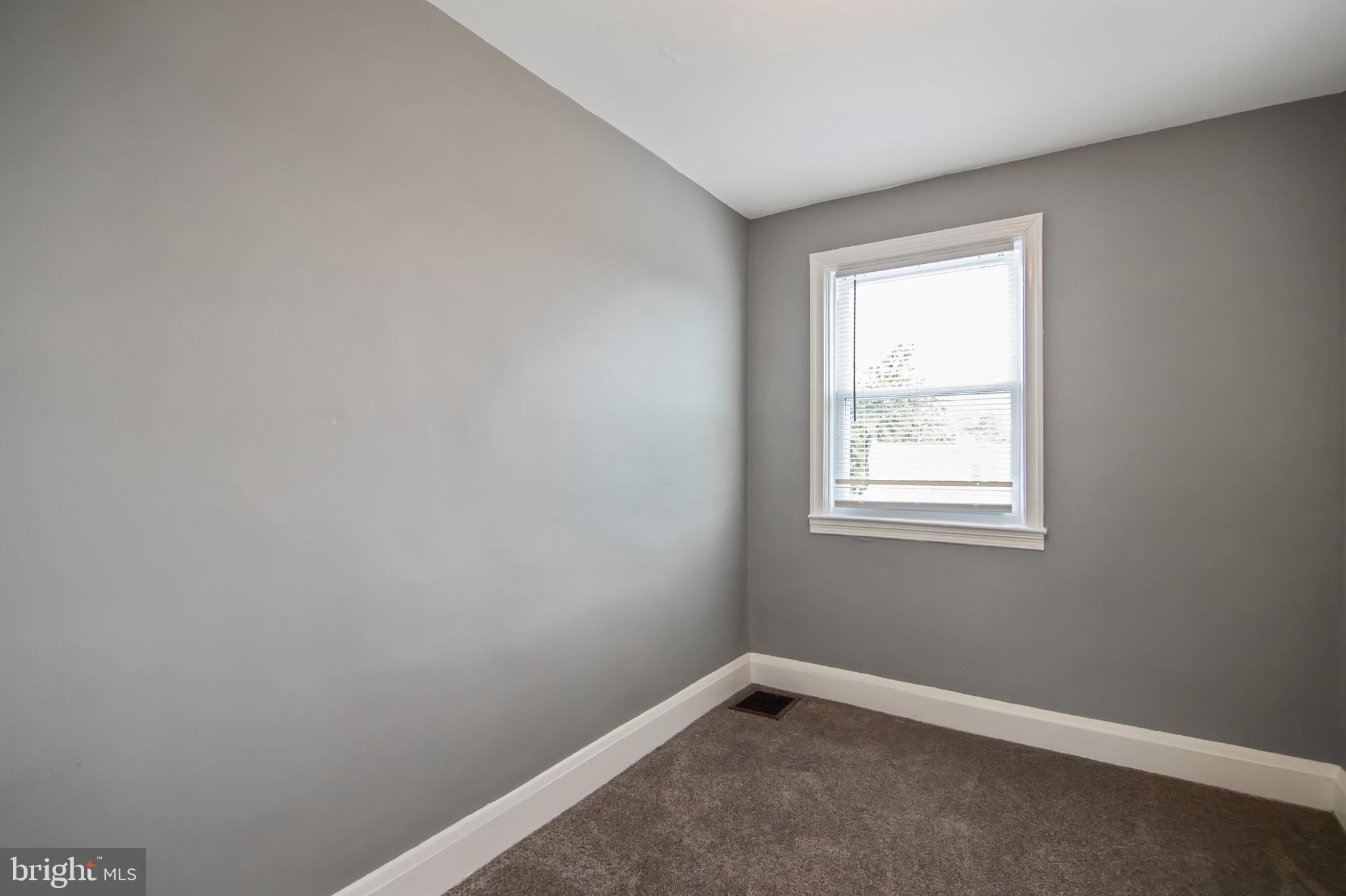 227 West Edgevale Road Baltimore, MD 21225 - Photo 13 of 29