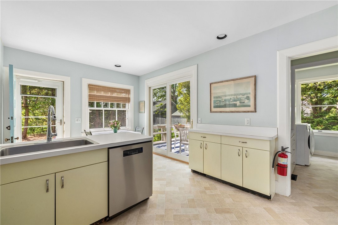 125 Sakonnet Point Road Little Compton, RI 02837 - Photo 8 of 32