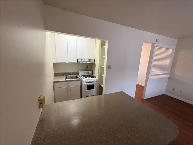 $899 | 1212 West 13th Street, Unit F, Austin, TX 78703