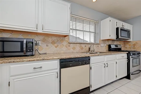 $1,950 | 11563 Withers Way Circle, Houston, TX 77065