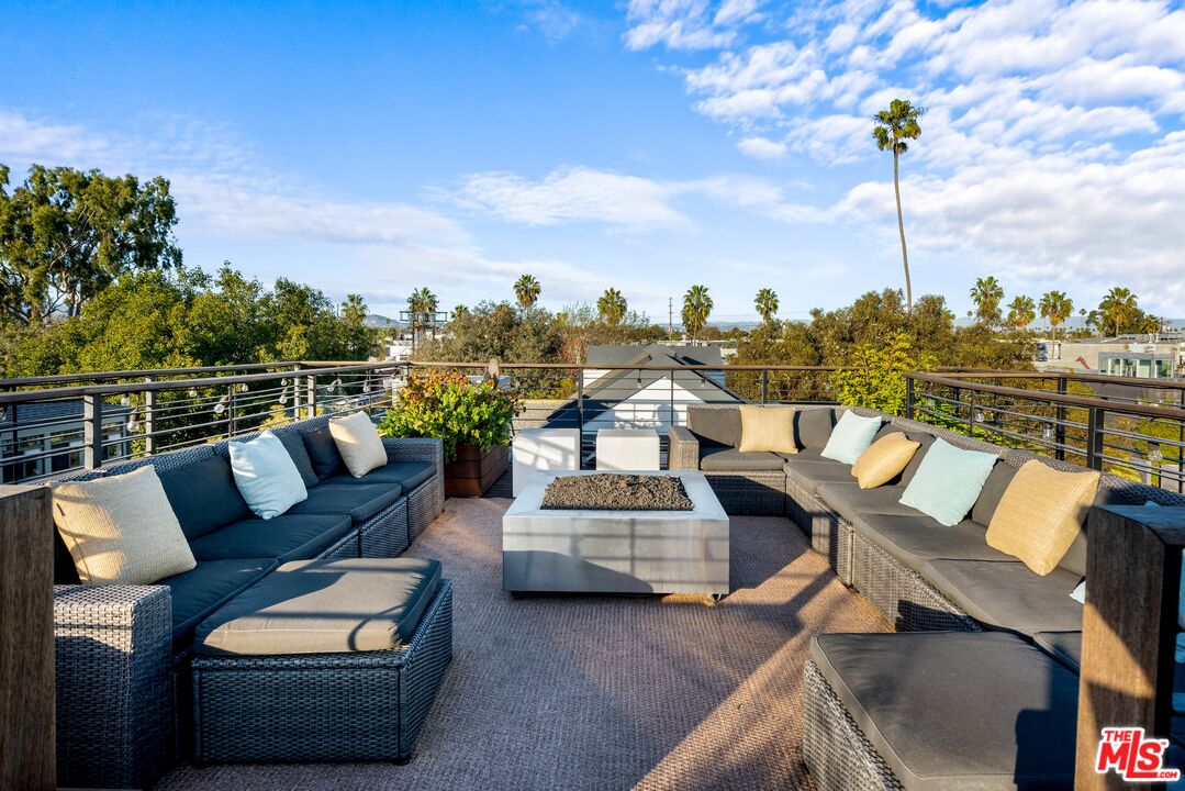 1220 Cabrillo Avenue Venice, CA 90291 - Photo 26 of 26 a view of a terrace with couches