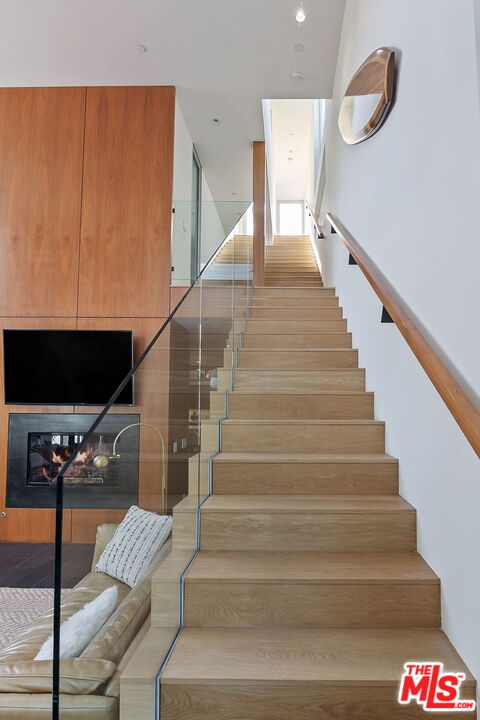 1220 Cabrillo Avenue Venice, CA 90291 - Photo 10 of 26 a view of entryway and hall with wooden floor