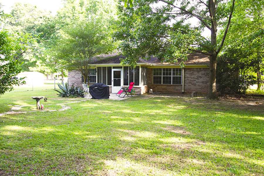 515 East Michigan Avenue Foley, AL 36535 - Photo 10 of 15 yard