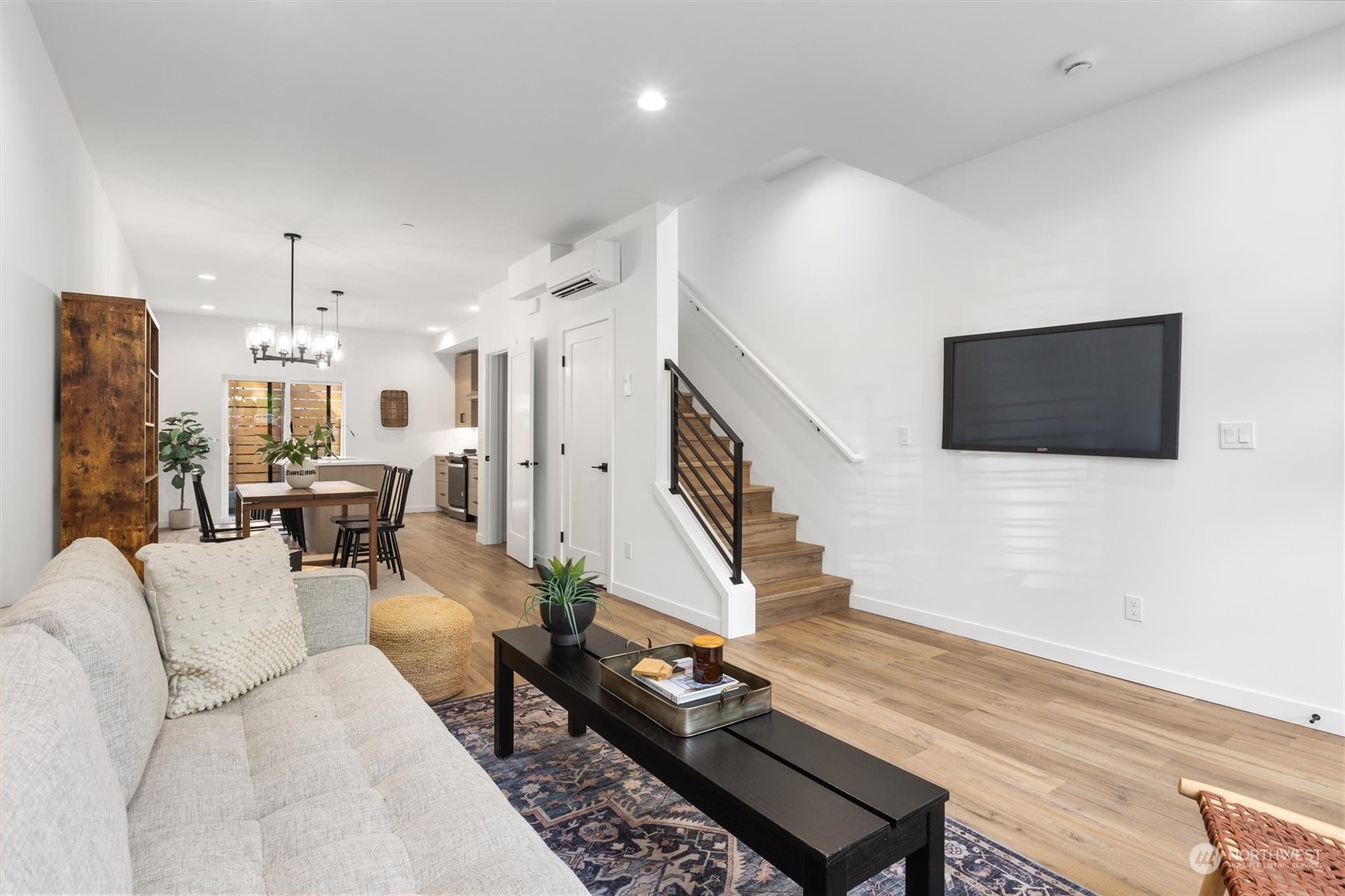 4209 Southwest Raymond Street Seattle, WA 98136 - Photo 3 of 40 Gallery Image 3