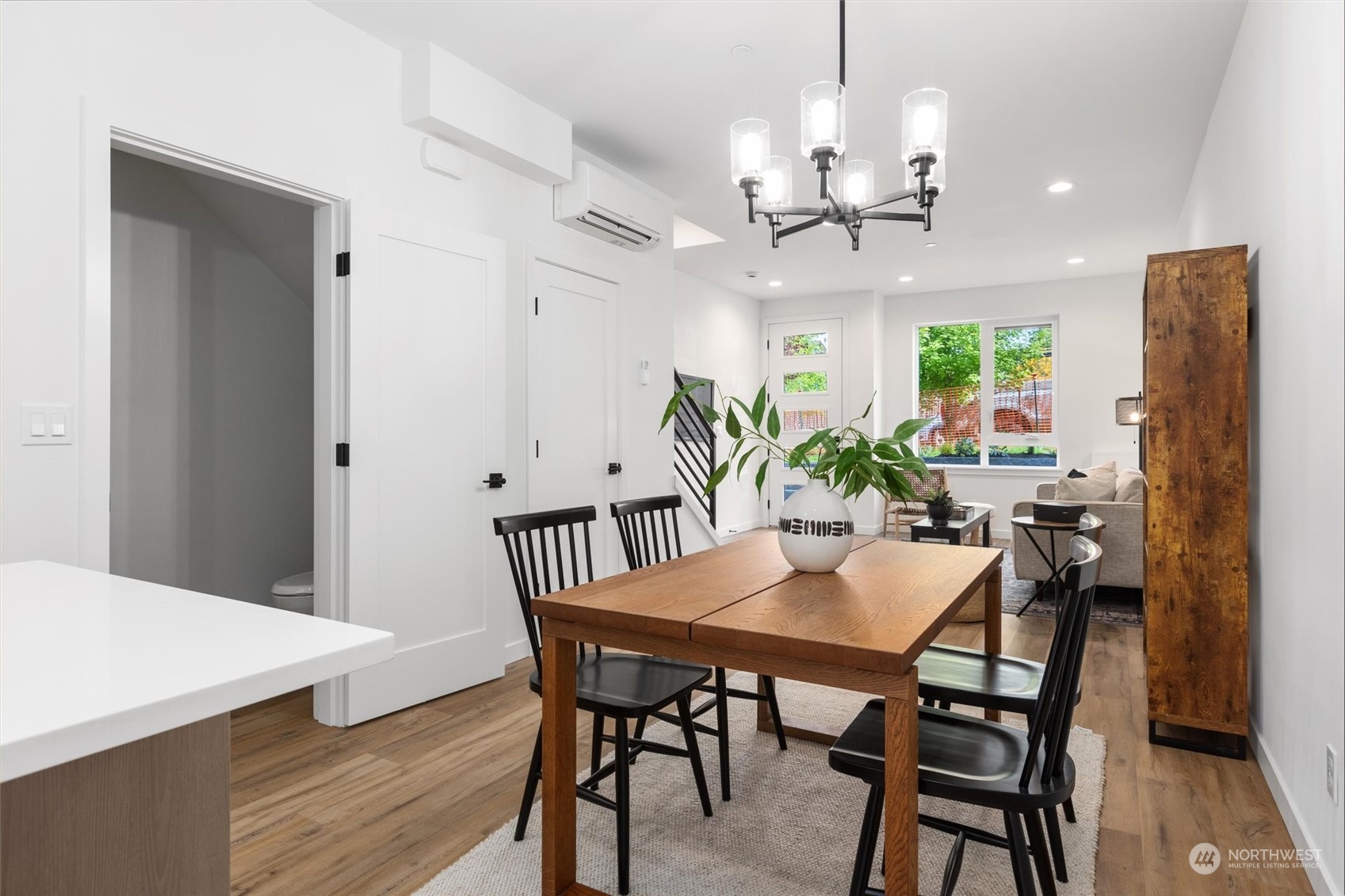4209 Southwest Raymond Street Seattle, WA 98136 - Photo 9 of 40 Gallery Image 9