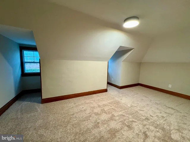 an empty room with a empty space