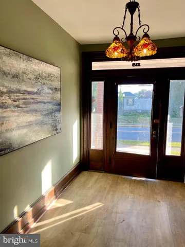 a view of empty room with window