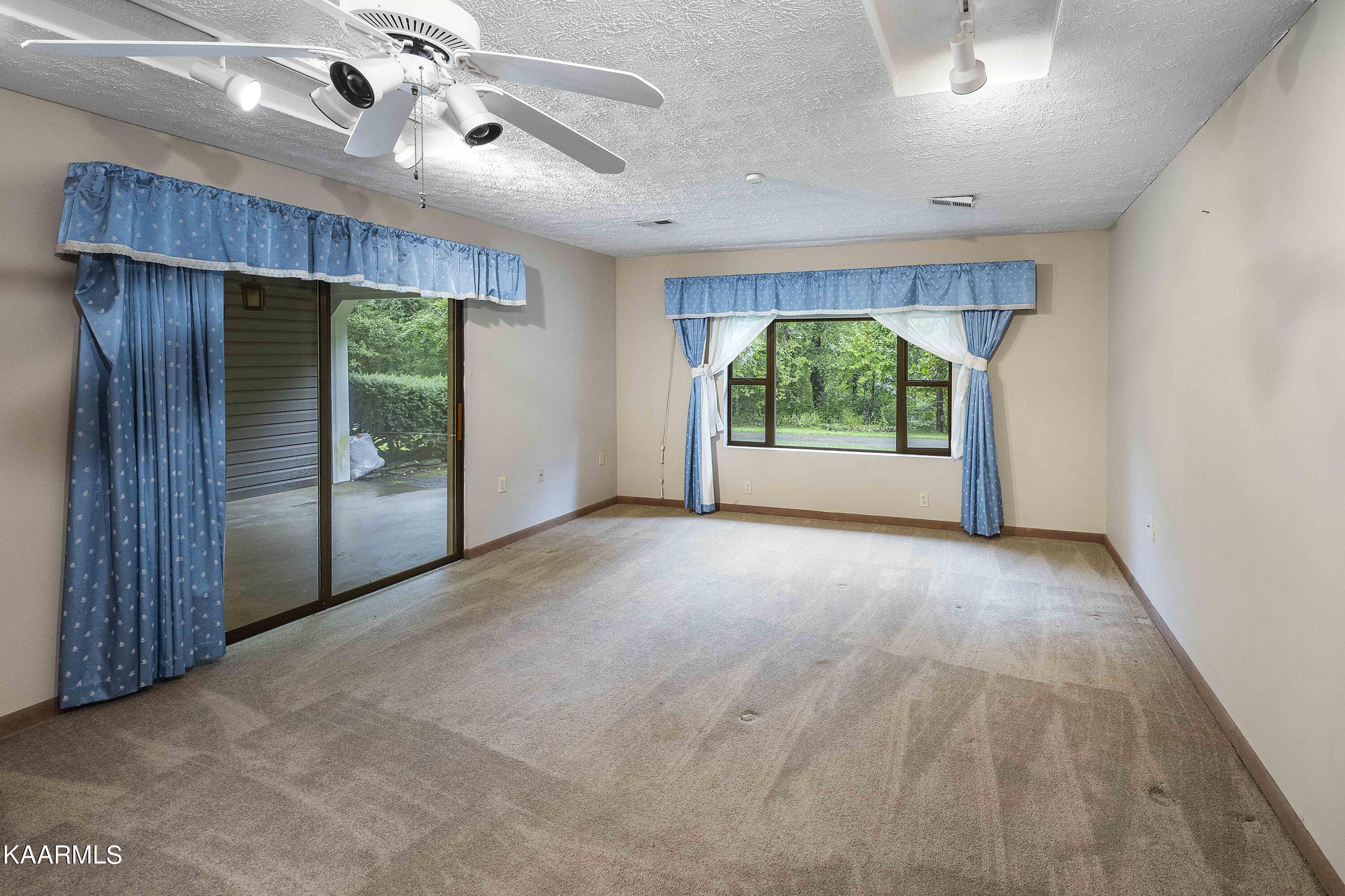 316 Landrum Road Clinton, TN 37716 - Photo 11 of 34 JY4A0106