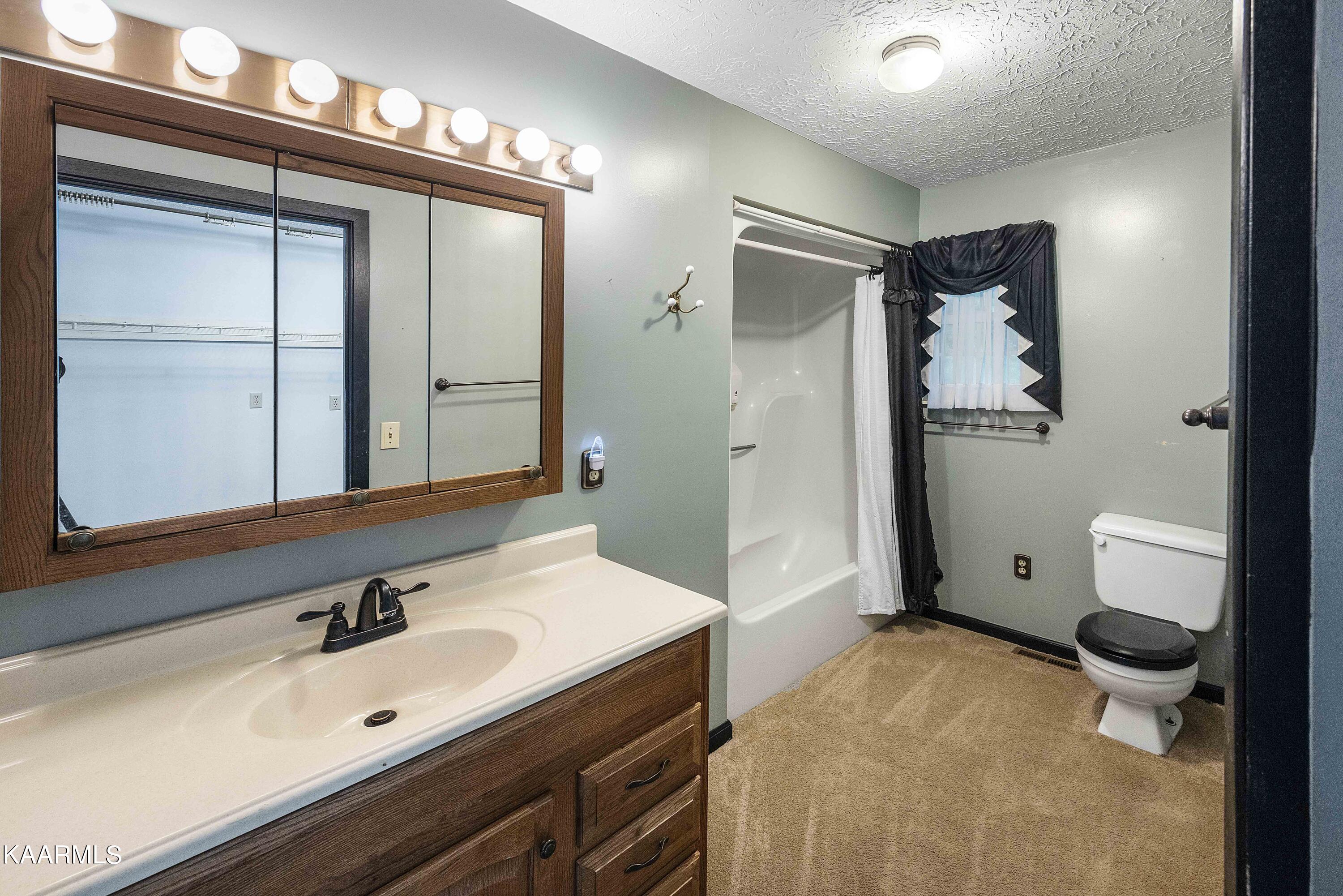 316 Landrum Road Clinton, TN 37716 - Photo 26 of 34 JY4A0163
