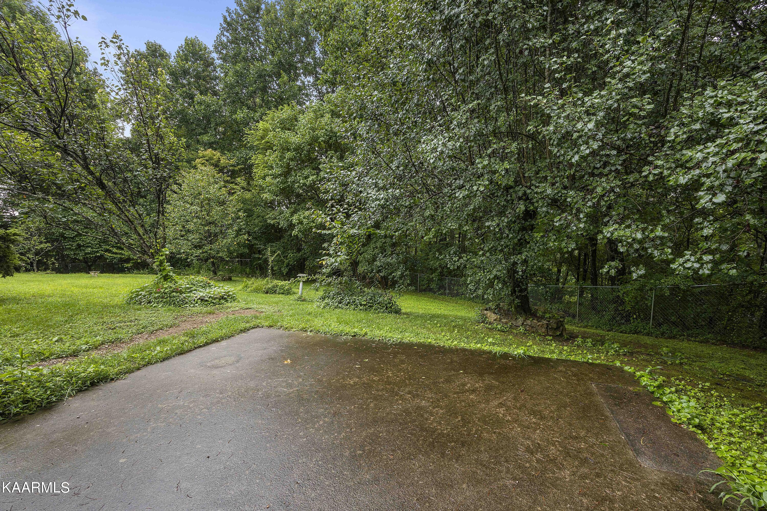 316 Landrum Road Clinton, TN 37716 - Photo 28 of 34 JY4A0166